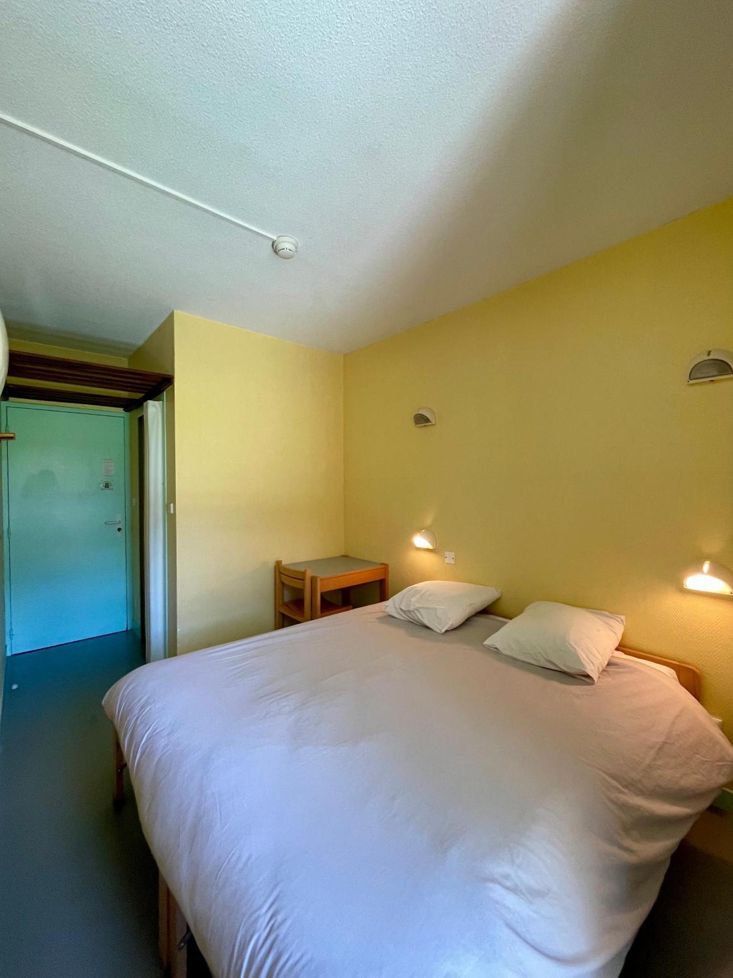 La Baleine Blanche - Chambres Campan Bagian luar foto